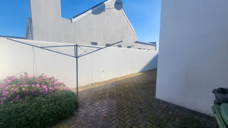 To Let 4 Bedroom Property for Rent in Westcliff Western Cape